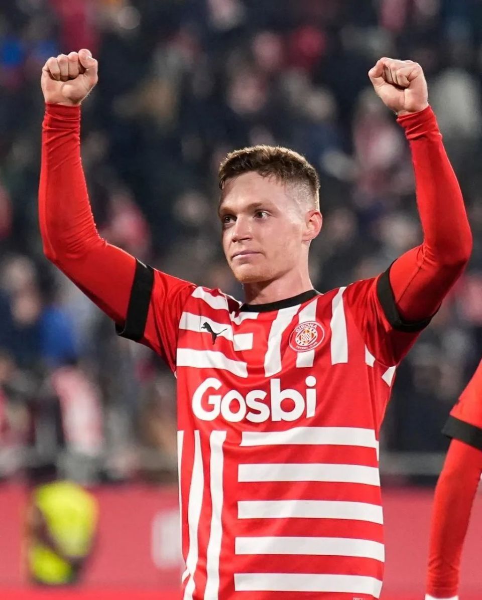 西甲倒计时，AC米兰今晚迎来里程碑，细节引发关注，媒体盛赞，医务组通报恢复的简单介绍