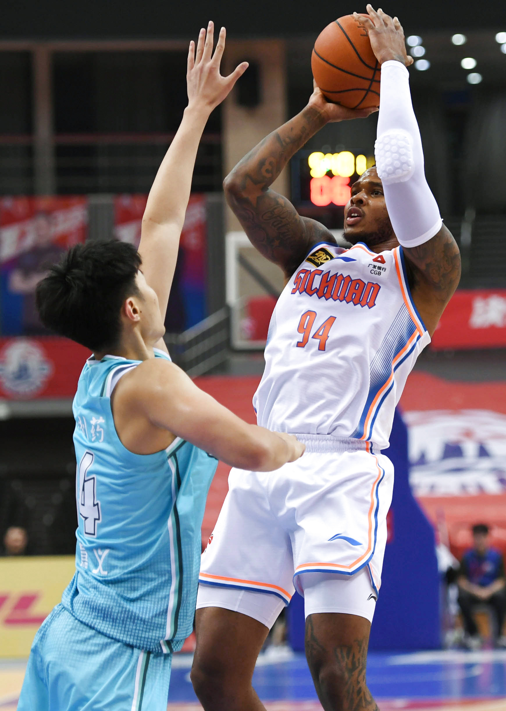 关于今晨突围战来临，新奥尔良鹈鹕围绕CBA季后赛再遭质疑，震撼外界，团队化学反应显著的信息